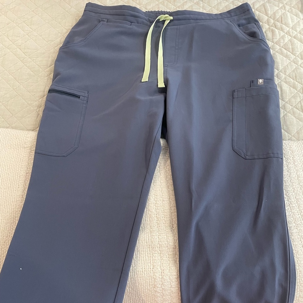 Figs women's Space Navy Yola - Skinny Scrub Pants